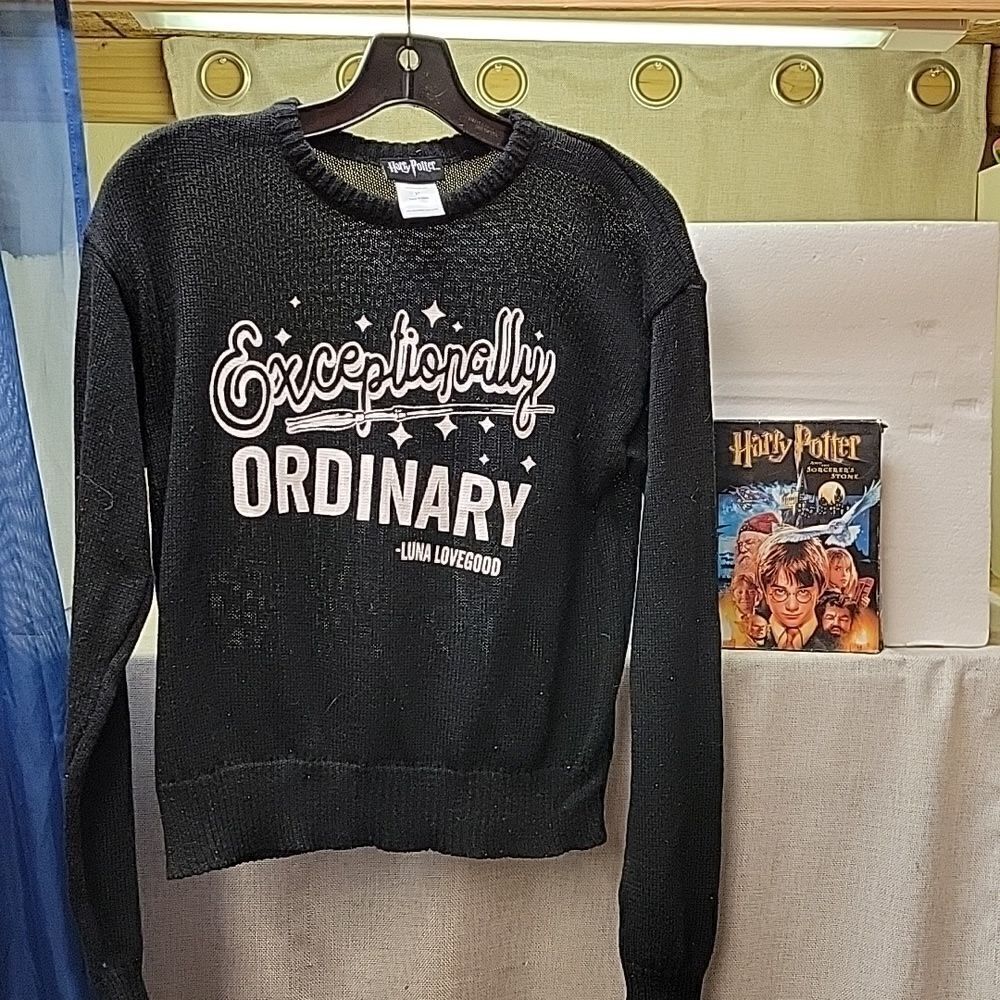 ‎Harry Potter sweater junior xs Sorcerer's Stone dvd movie